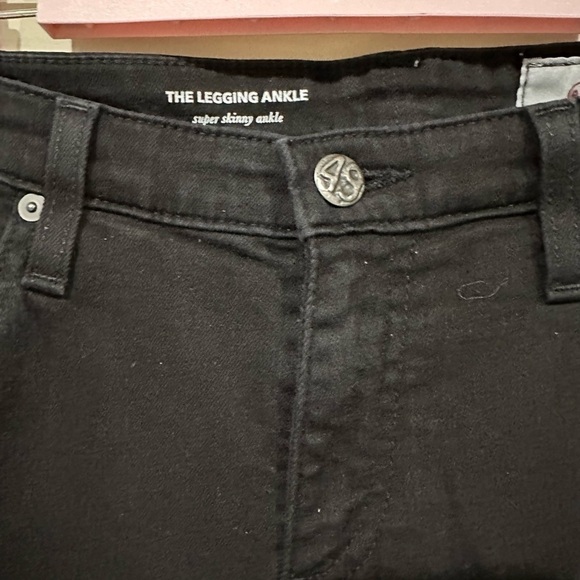 Adriano Goldschmied black distressed skinny ankle Jean. Great brand!  Size 31. - Picture 5 of 8